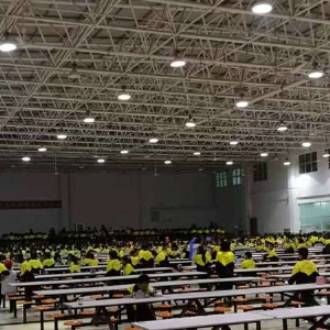 黎阳双语学校餐厅网架封闭工程