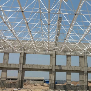 黎阳双语学校餐厅网架封闭工程